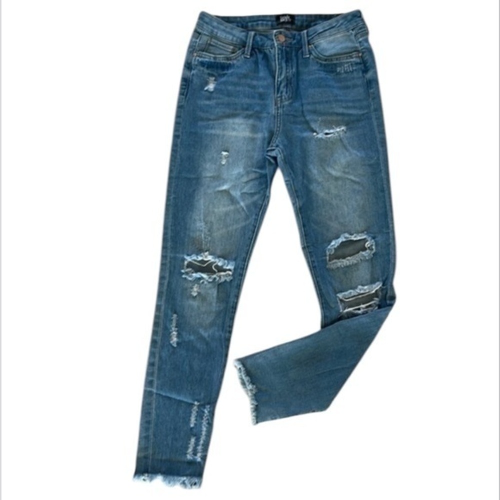 Simple Society size 28 distressed ankle jeans